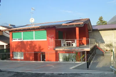 Quiet holidays, in an area surrounded by greenery, 100 mt from the center Hotels in der Nähe von Kite CENTER Garda Lake