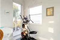 Expansive Ocean, Port, and Launch Views! 4/3.5, 2500sqft, Parks 3!