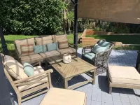 Comfy Luxury Studio Apt. Has it all ! Close to Everything .