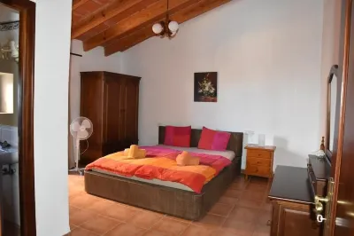 Historic finca in the vineyard near Felanitx 8-10 pers. Pool sauna heating Hotels in der Nähe von Strand