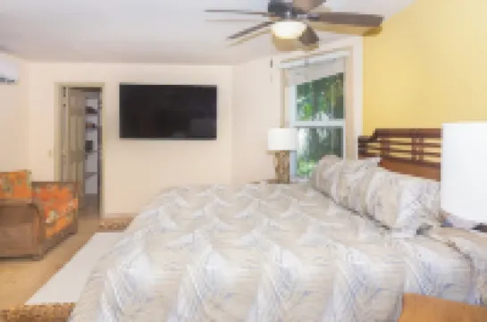 Private Villa in Sandy Bay, One of the best areas for snorkeling on the island! 桑迪灣酒店