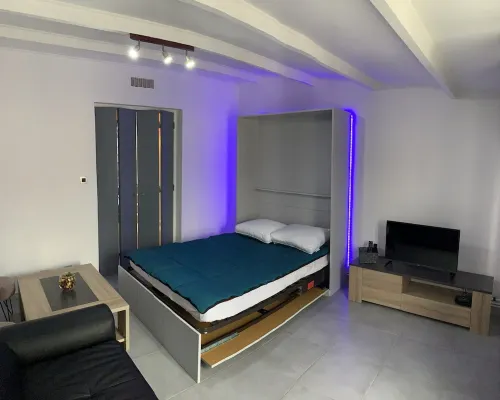 Waterfront vacation home Hotels in Port-de-Bouc