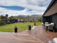 Lake Hawea Spacious Family Home