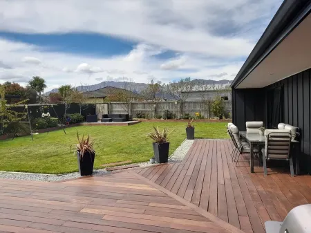 Lake Hawea Spacious Family Home