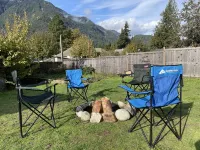 Cozy Private Suite with hot tub and fire-pit! Hotels near Needle Peak