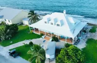 Villa Pasha Beach Front Estate Home Joe's Studio附近的飯店