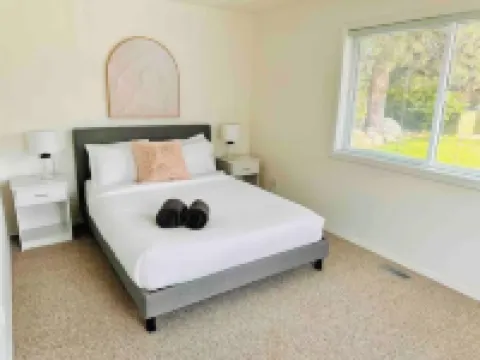 StoneRidge vineyard, view + pool