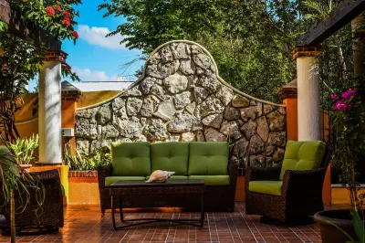 6 bed6 bath PVT Villa ,10M sqft Maid,,Pvt.Pool,Exotic Landscape, Family Escape