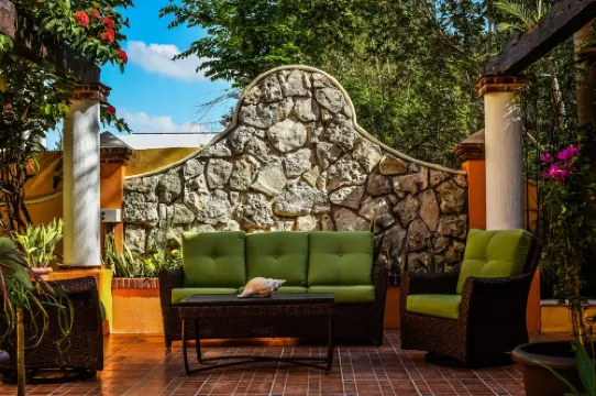 6 bed6 bath PVT Villa ,10M sqft Maid,,Pvt.Pool,Exotic Landscape, Family Escape