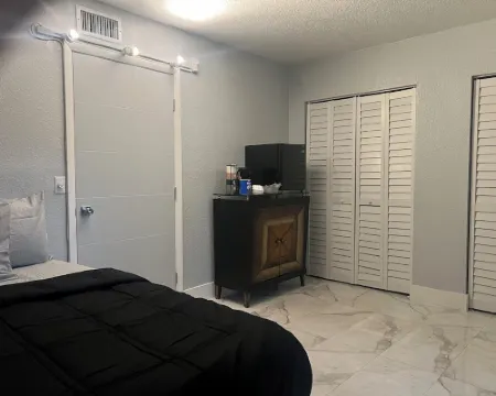 Exclusive Miami Studio Pool Beaches Hotels in Miami Lakes