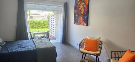 Grand Studio rdc Équipé Marina Saint-françois Proche Plage et Base Nautique