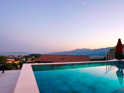 Exclusive vacation apartment near Opatija with 180° sea view and private pool.