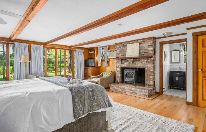 Isaiah Hall Bed & Breakfast Inn
