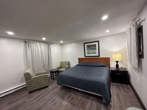 Cedar Springs Motel Hotels in Erin