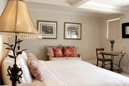 Four Rosmead Boutique Guesthouse