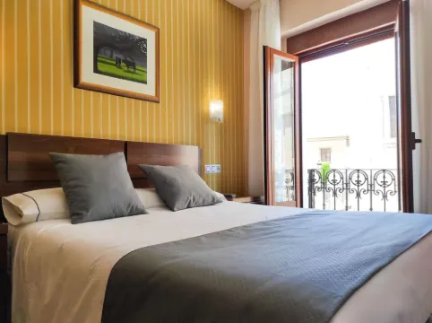 Hotel Arcos Catedral