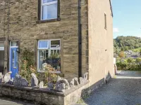 West View Cottage Hotels near Settle
