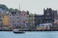 Upper 3 Hotels in Dartmouth