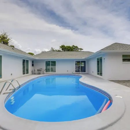 3 Mi to Beach: Modern Retreat in Largo!