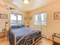5 Mi to Kasilof River: Forest-view Retreat w/ Deck Hotels in Cohoe