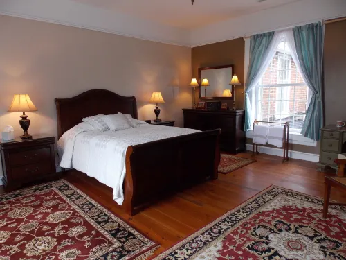 Maysville Manor Bed & Breakfast