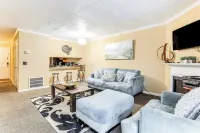 8 Mi to Stone Mountain: Quiet Getaway w/ Deck - Condos