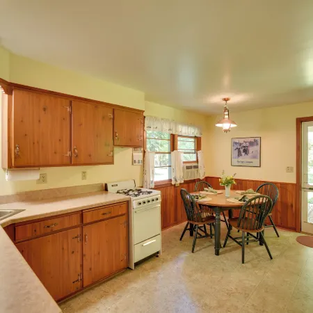 Cherry Cottage - Walk to Peninsula State Park!