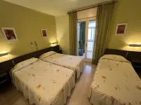 Hostal la Vila Hotels in San Feliu de Pallarols