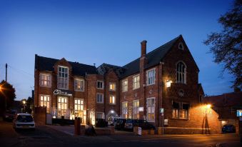 Castle Hotel & Apartments