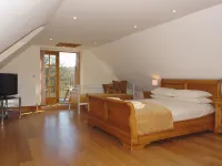Hiscox Cottage Hotels in Glebe House