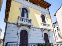 Villino Milano Hotels near رومولو