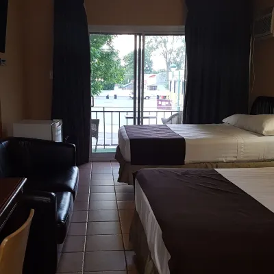 Chomedey Inn Hotels near La Recreatheque