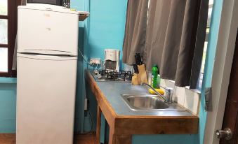 Chez Ophelia Cottage Apartments