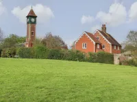 Cherry Garden Cottage Hotels in Cranbrook