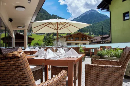 Hotel Bergland Отели в г. Zwieselstein