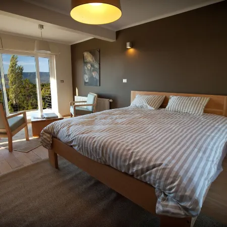 Lake Lodge