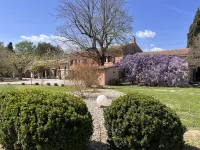 Mas d'Auseu Hotels in Plan-d'Orgon