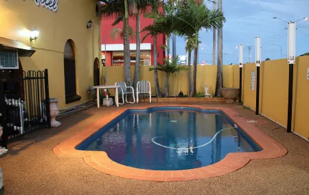 Bourbong St Motel Отели в г. Бандаберг Запад