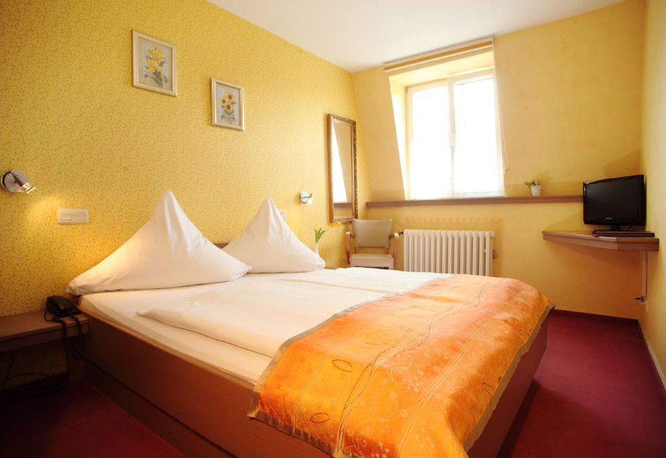 Astoria Hotel - Housity