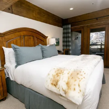 Deluxe King Room Hotel Room