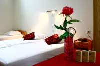 Hotel & Restaurant 't Holt Hotels in Eibergen