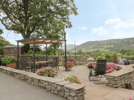 Pentre Barn Отели в г. Ллантилио Пертоли