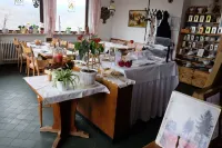 Café Pension Sonnenkanzel - Aamiainen
