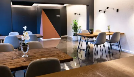 Hotel-B Отели рядом с достопримечательностью «Фредериксборг»