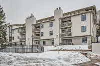 Snowlion Condos 302 3 Bedroom Condo by RedAwning