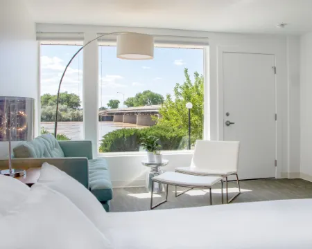 Skyfall Guestrooms Hotels in Green River