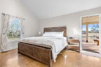 Appian Way Monte Carlo 1 Bedroom Cabin by RedAwning