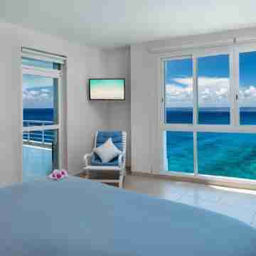 Stunning 7th floor condo, Excellent Snorkeling, Fantastic Oceanfront terrace! Rooms