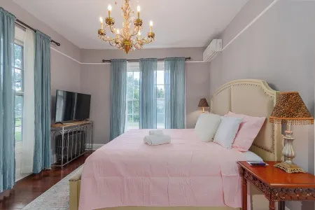 The Warwick Inn Boutique Amity Room 3 an Hour from NYC Отели в г. Уорик