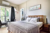 clean, comfy & quiet with views Hotels in Tower Isle